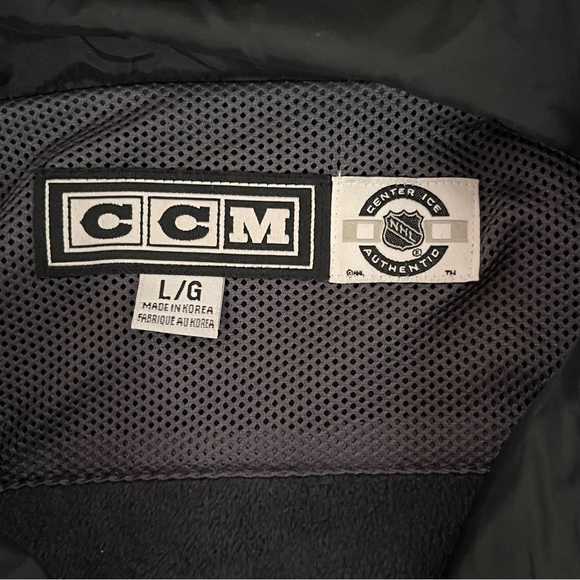 CCM NHL Authentic Pittsburgh Penguins Full Zip Logo Jacket Size Large Vintage - Picture 2 of 11
